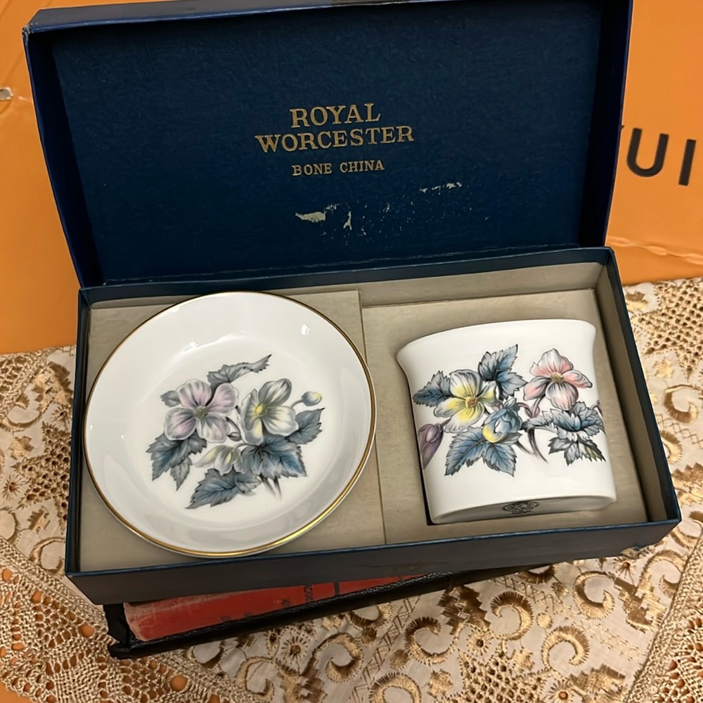 Royal Worcester Fine Bone China Trinket‎